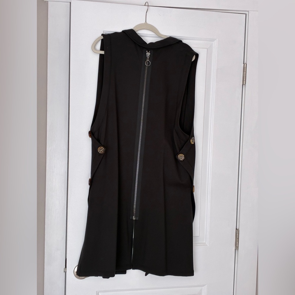 Soft Surroundings Black and White Apparel